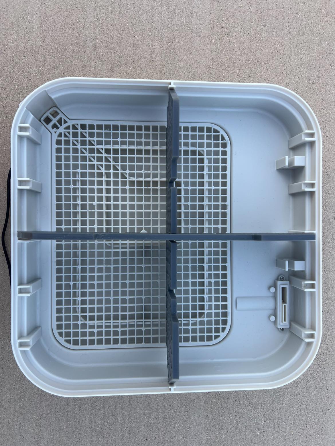 Maticoopx 30 Egg Incubator Divider - Image 3
